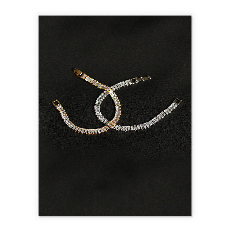 Simple zircon bracelet